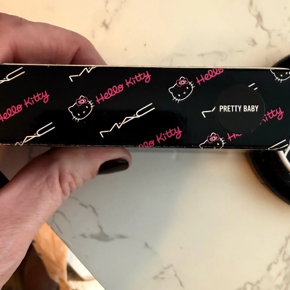 Mac Cosmetics x Hello Kitty Beauty Powder in Pretty Baby